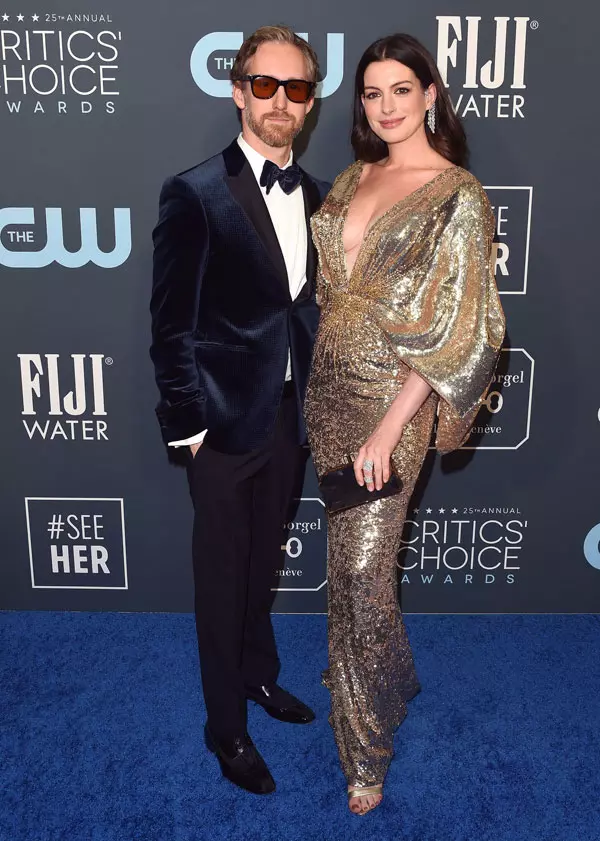 Anne Hathaway, Adam Shulman
