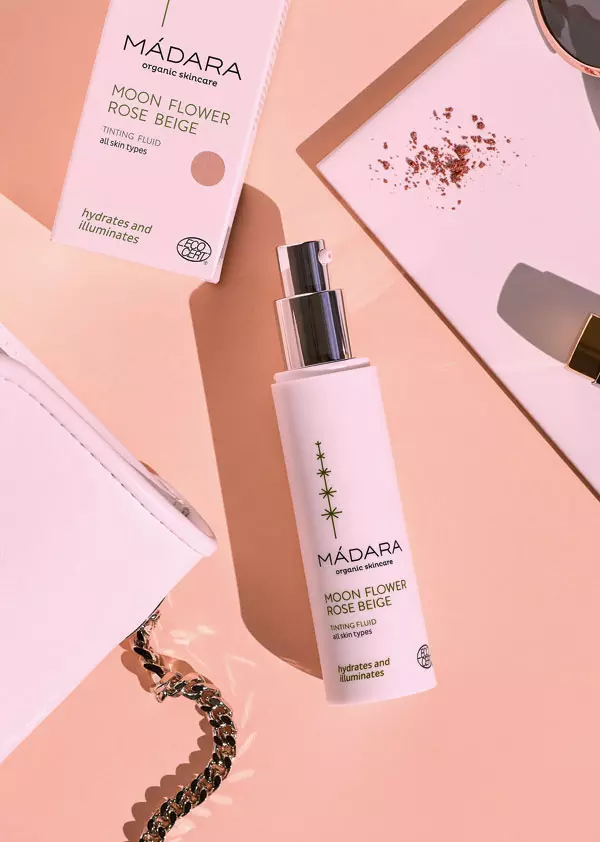 Fluid nuanțator MÁDARA MOON FLOWER