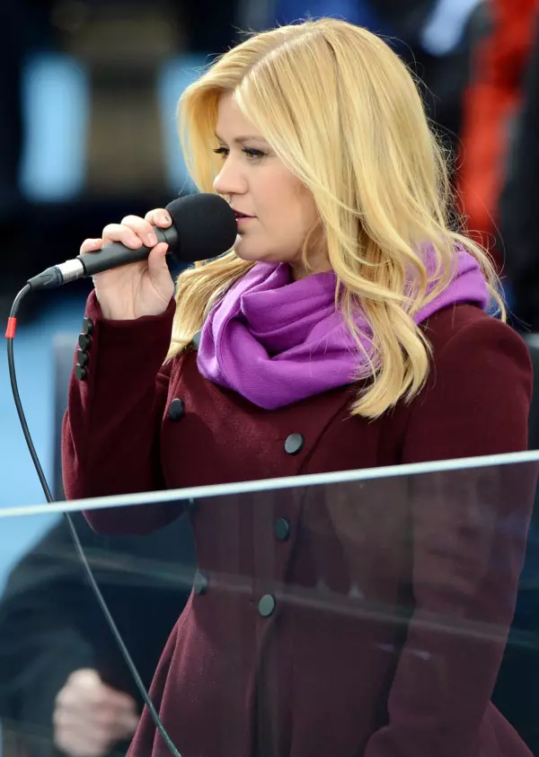 Cantareata Kelly Clarkson