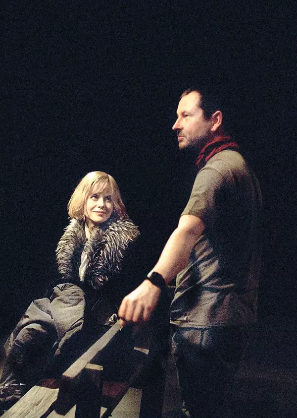 Cu-Nicole-Kidman,-in-timpul-filmarilor-la-Dogville