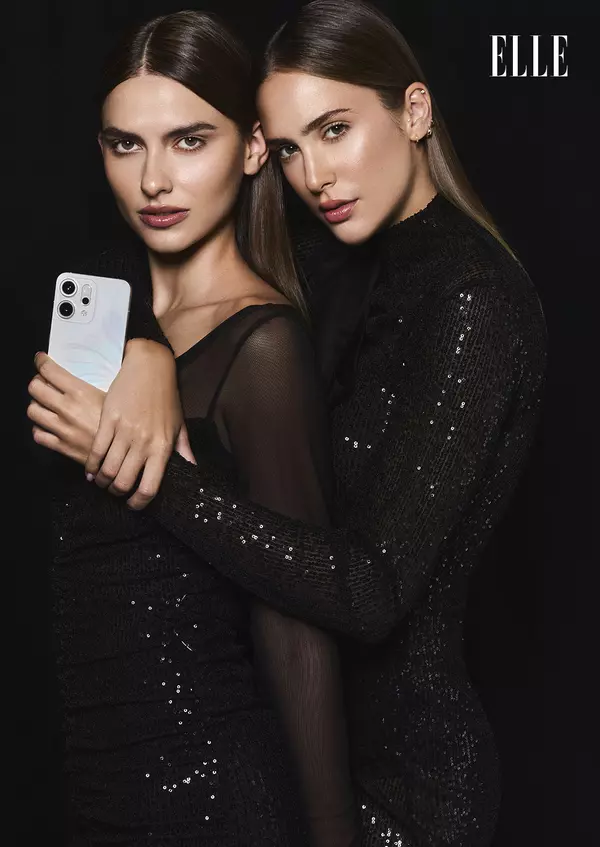 Maria și Thea poartă rochii ATU Body Couture.