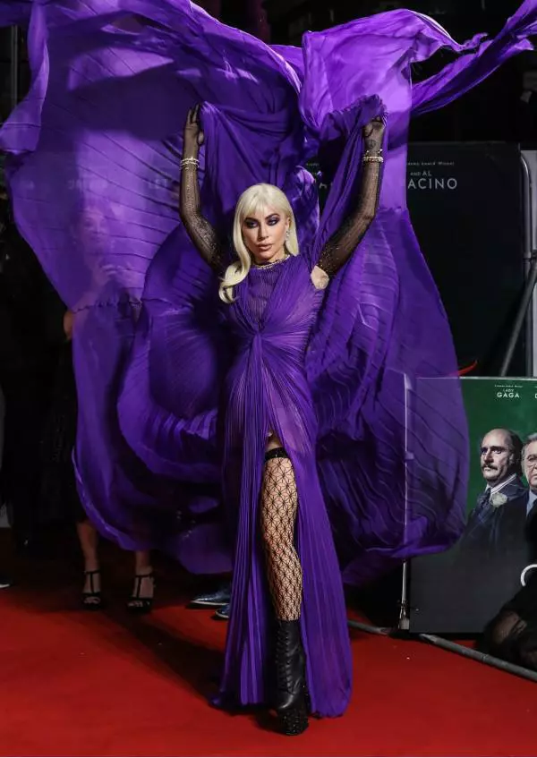 2.-Lady-Gaga-la-premiera-House-of-Gucci