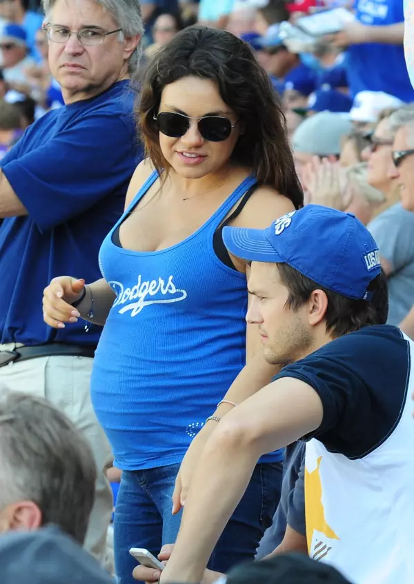 Mila Kunis si Ashton Kutcher