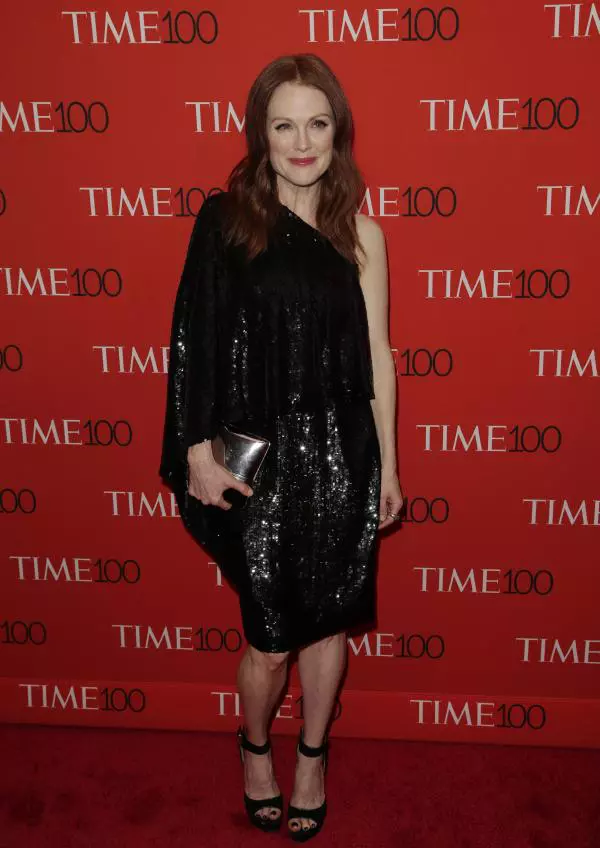 Julianne Moore - Rochie Givenchy, la Gala Time 100