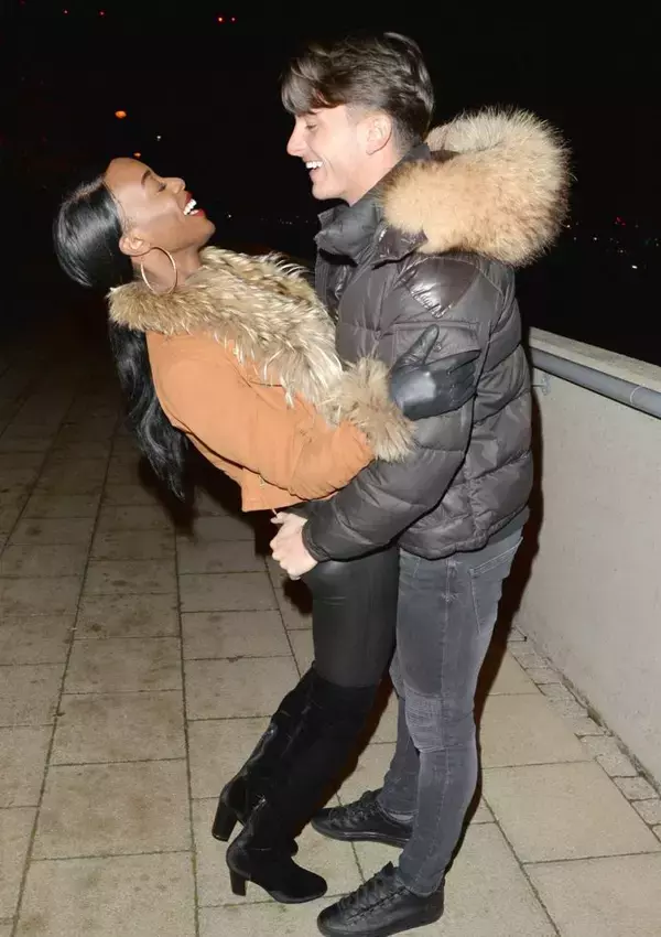 Naomi si fostul ei iubit