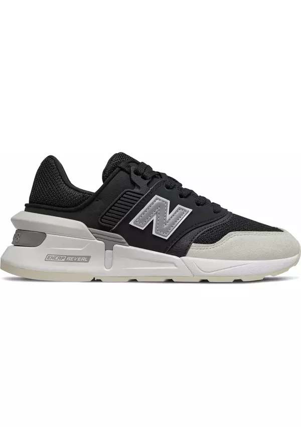 Teniși New Balance, 369,99 lei, magazinul Sportisimo