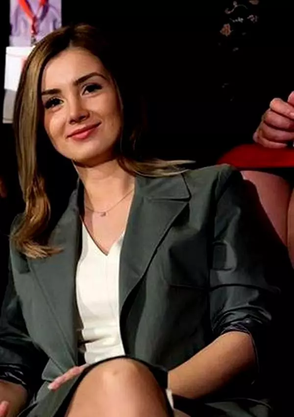 6Irina-Tanase-iubita-lui-Dragnea-681x1024