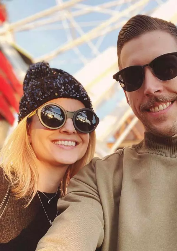 Mena-Suvari-și-soțul-ei-Michael-Hope-4-956x1024