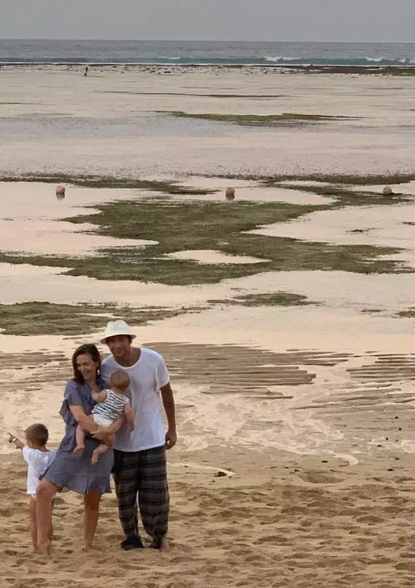 Adela-Popescu-Radu-Vâlcan-și-fiii-lor-1024x1024