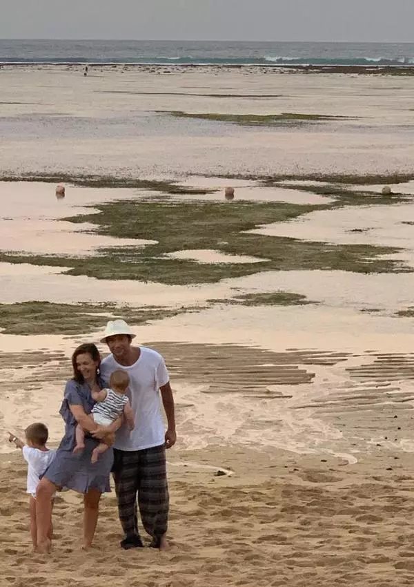 Adela-Popescu-Radu-Vâlcan-_i-fiii-lor-1024x1024