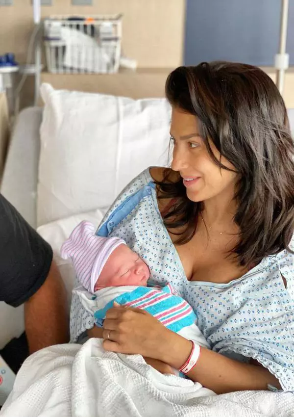 Alec-Hilaria-și-fiul-lor-Eduardo-1024x1006