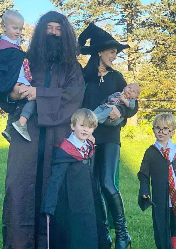 Hilaria-și-Alec-Baldwin-și-copiii-lor-2-1024x1024