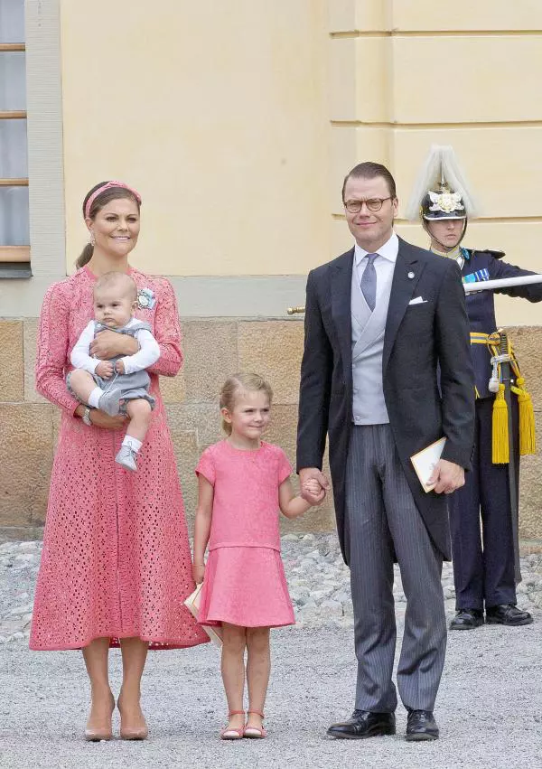 Printesa Victoria a Suediei si familia