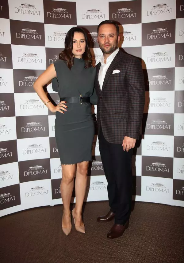 Roxana Voloseniuc si Alex Popescu