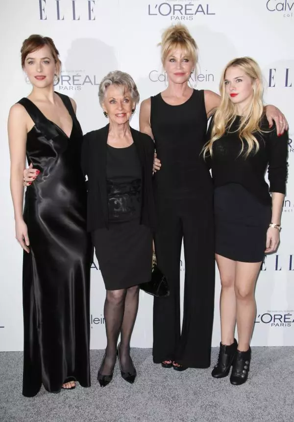 Dakota Johnson, Tippi Hedren, Melanie Griffith si Stella Banderas