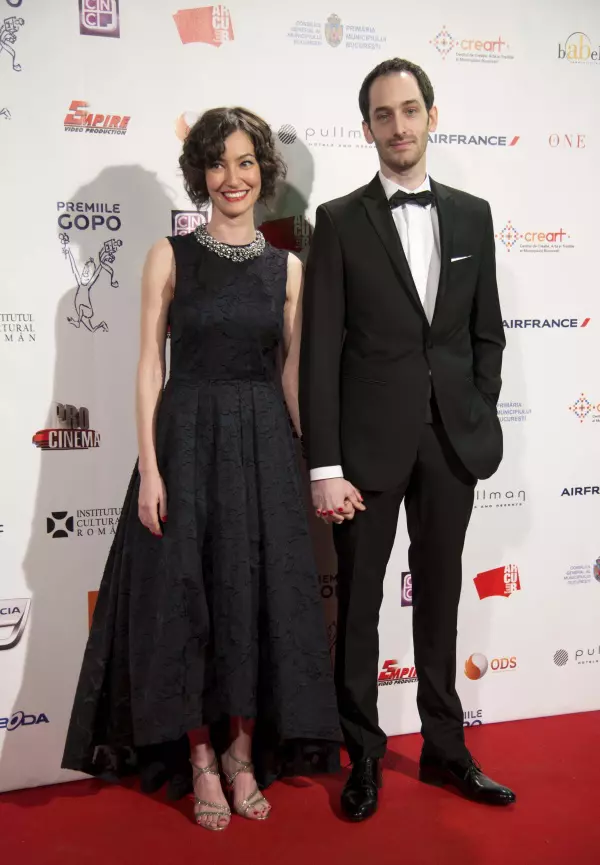 Raluca Aprodu (rochie H&M Conscious)si Aaron Tudor Istodor