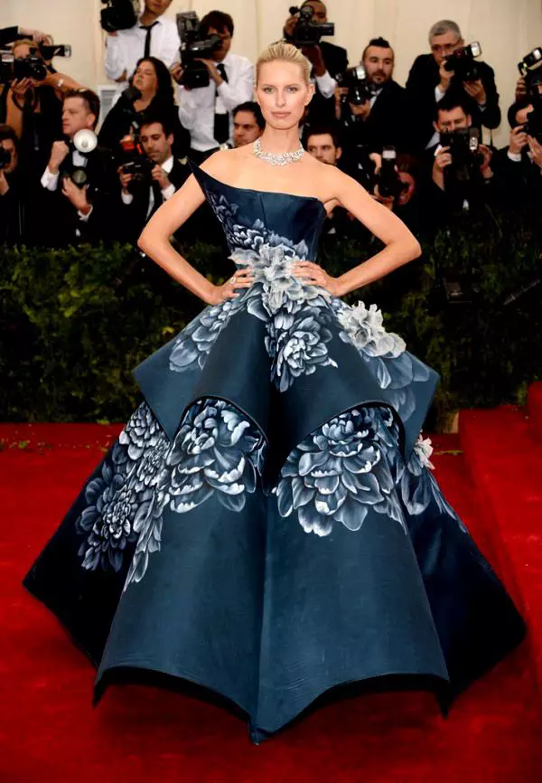 Karolina Kurkova într-o rochie Marchesa (2014)