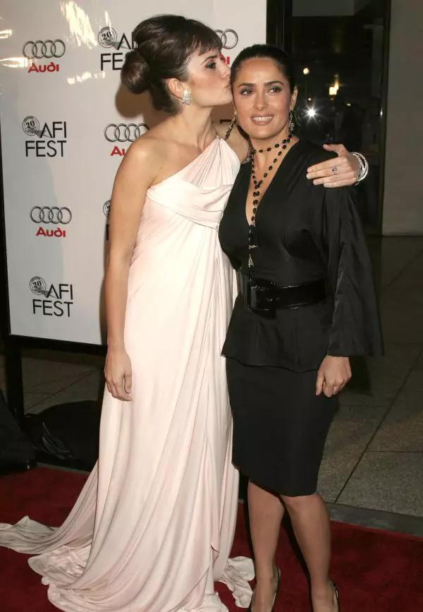Penelope Cruz si Salma Hayek