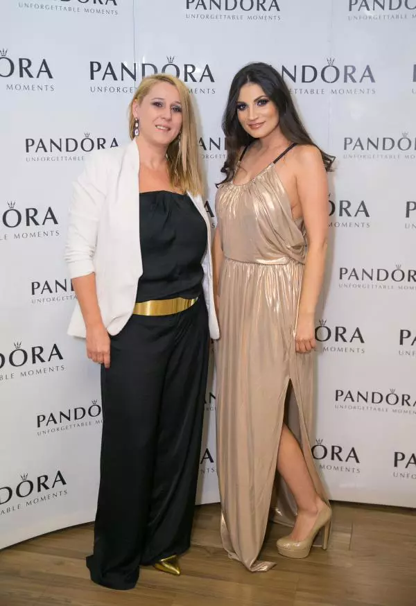 Ioana Ginghina si Laura Grosu