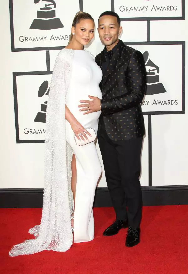 Chrissy Teigen si John Legend