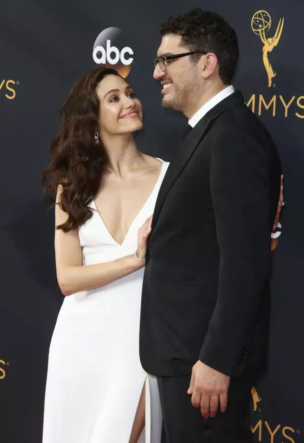 emmy-rossum-si-sam-esmail