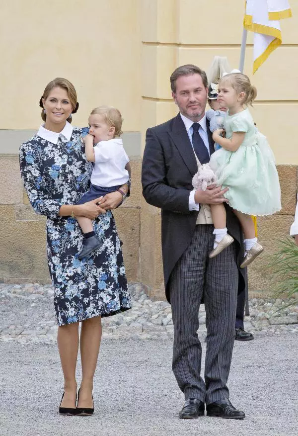 Printesa Madeleine a Suediei si familia ei