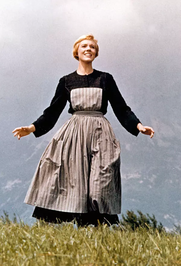4. Ținuta purtată de Julie Andrews în filmul Sound of Music - 1.5 milioane de dolari