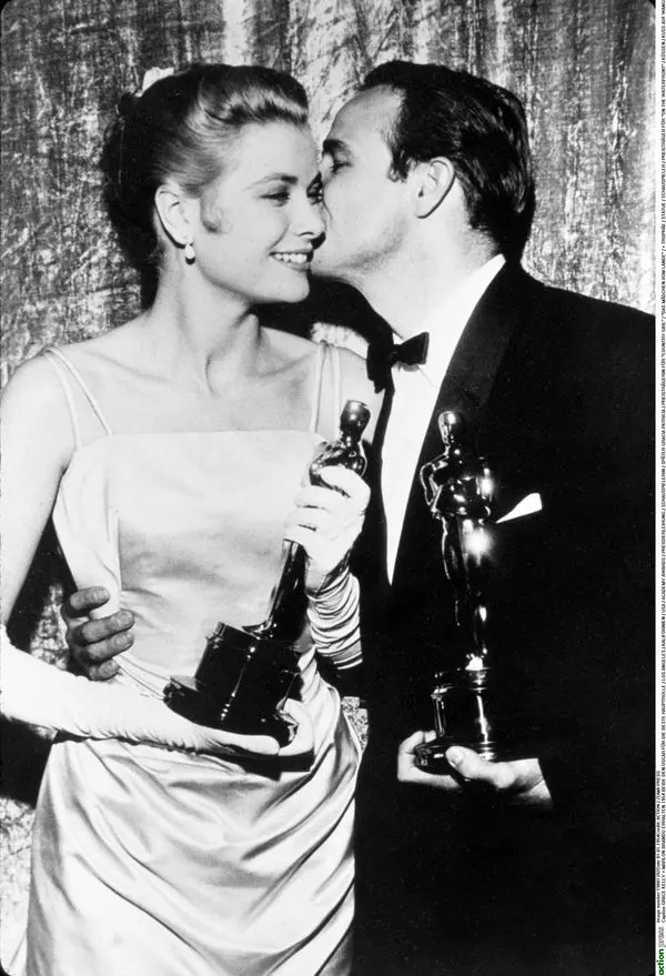 Grace Kelly si Marlon Brando, 1954
