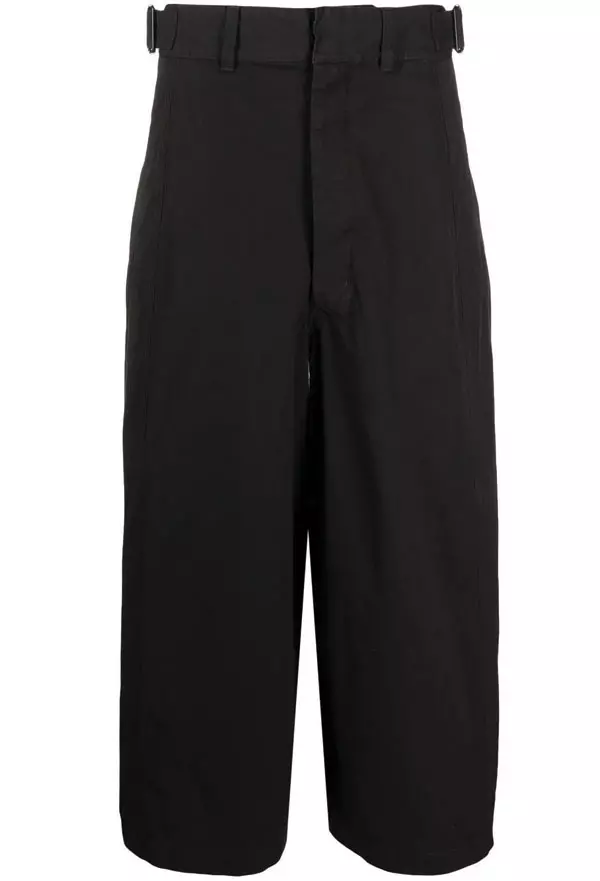 Pantaloni din bumbac, Lemaire, 496 euro, www.farfetch.com
