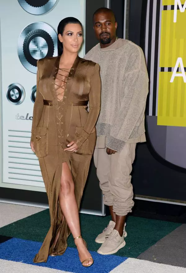 Kim Kardashian si Kanye West