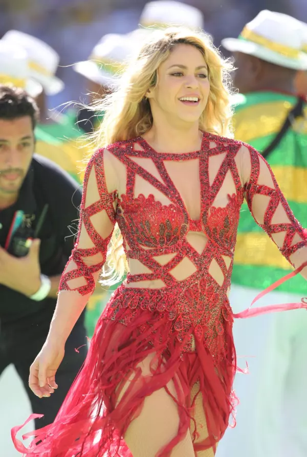 Shakira pe Maracana, la Ceremonia de inchidere a Campionatului mondial de fotbal 