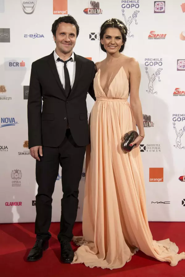 Malvina Cservenschi (rochie Rhea Costa)si Dorian Boguta