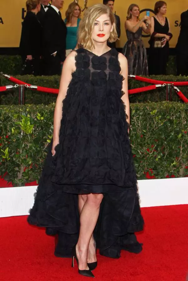 Rosamund Pike – Rochie Christian Dior Couture