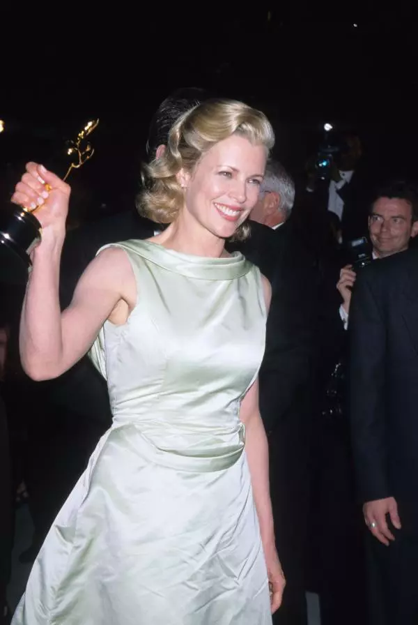 Kim Basinger – Rochie Escada, 1998