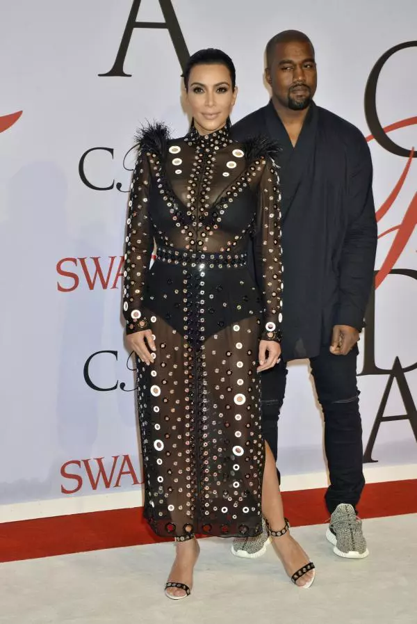 Kim Kardashian si Kanye West