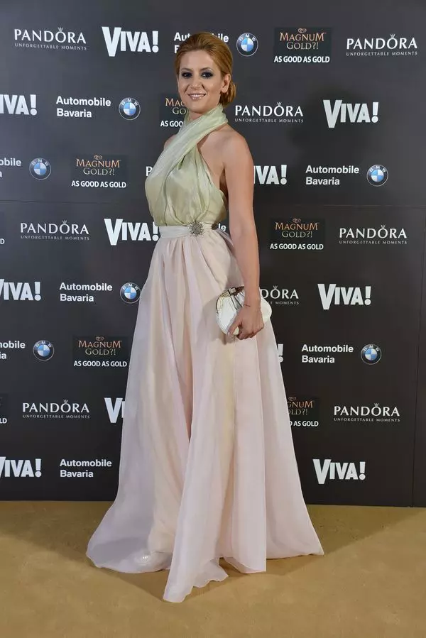 Amalia Enache (rochie Parlor, clutch vintage, pantofi Musette)