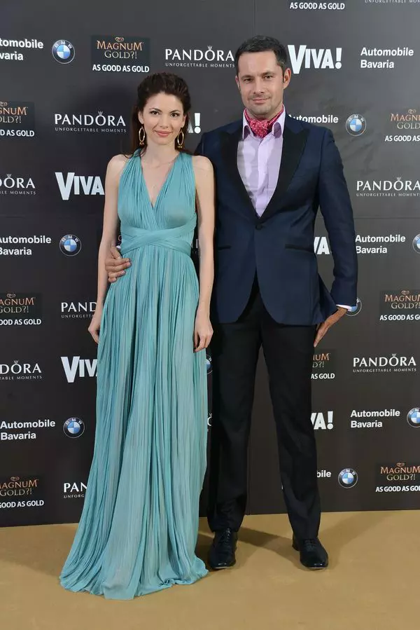 Anca Lungu (rochie PNK Casual) si Stefan Lungu