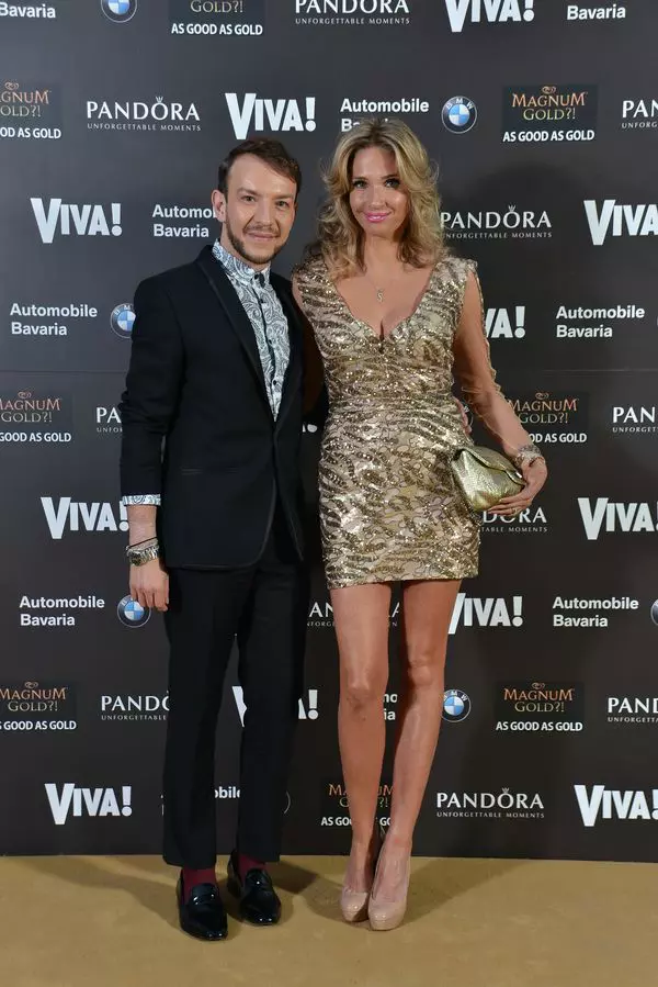 Ileanu Badiu (rochie Stephan Pelger, clutch Chanel, pantofi Louboutin) si Stephan Pelger