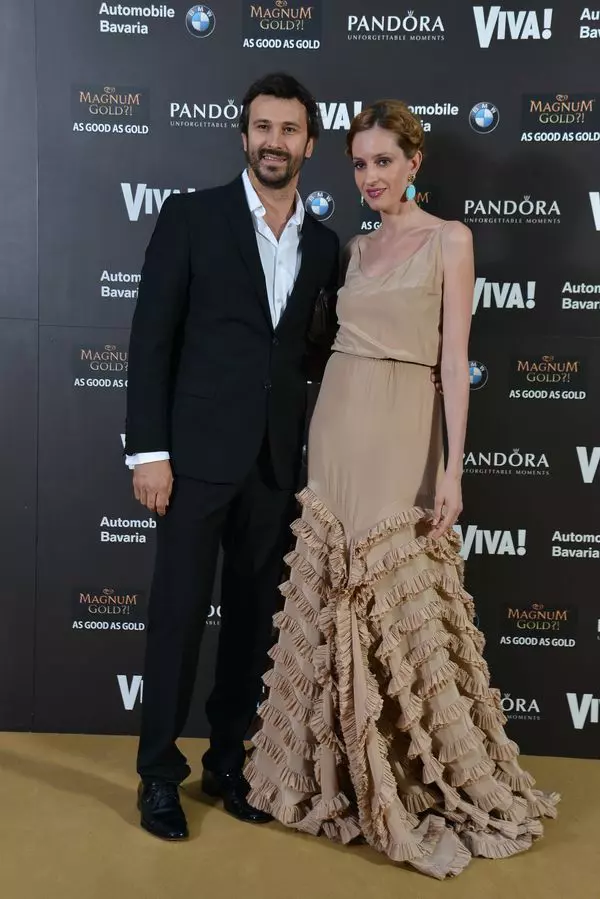 Nicolai Tand (tinuta Damat) si Monica Balaj (rochie Maria Lucia Hohan si clutch Sonia Rykiel)