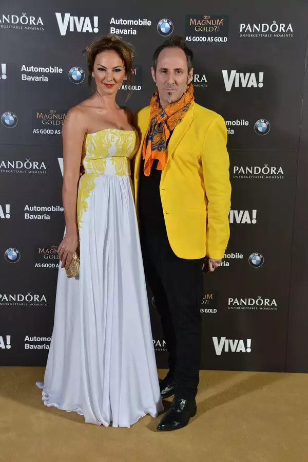 Roxana Ionescu (rochie Stephan Pelger) si Laurent Tourette