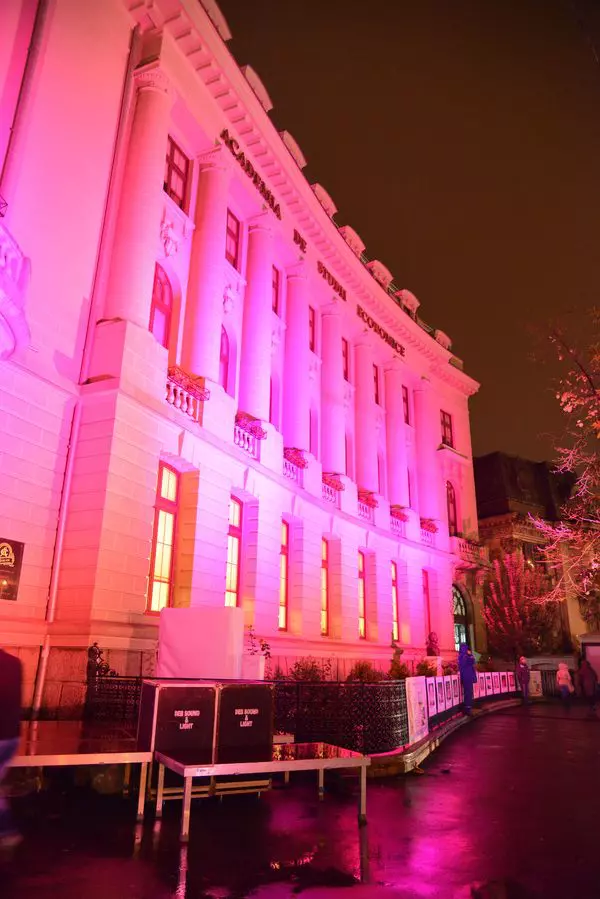 Iluminarea in roz a Academiei de Studiii Economice