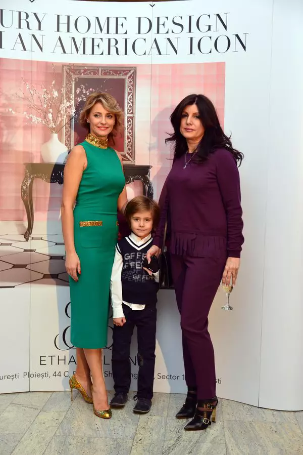 Diana Sucu si Carmen Seitan (Moschino)