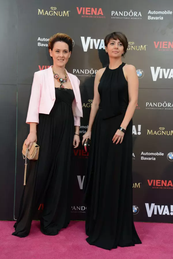 Iulia Paraschivescu ( Elle ) Andreea Paulian (Tommy Hilfiger)