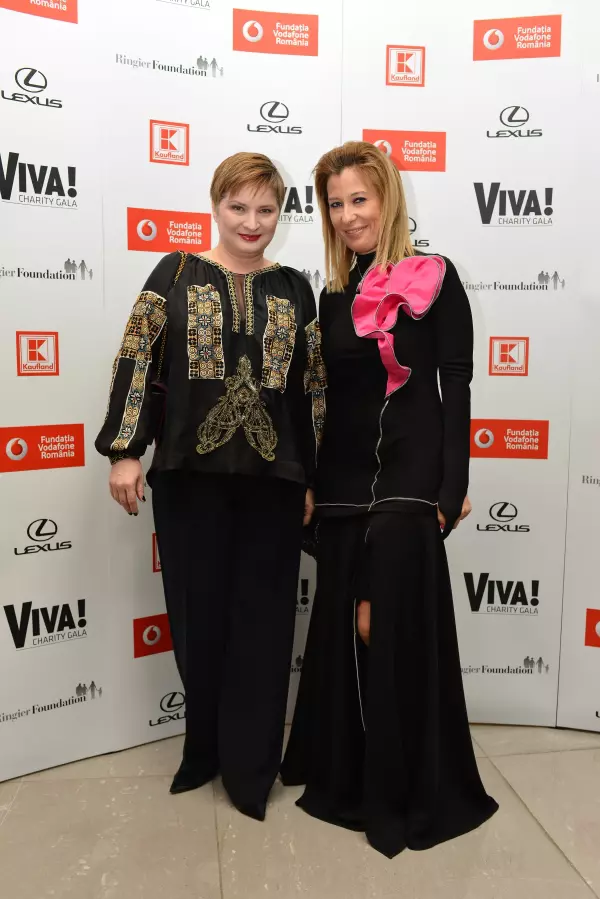 Cristina Stanciulescu (Ringier) si Raluca Kisescu (Avon)
