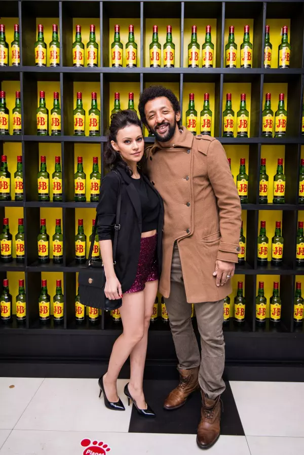 Kamara si sotia lui, Oana