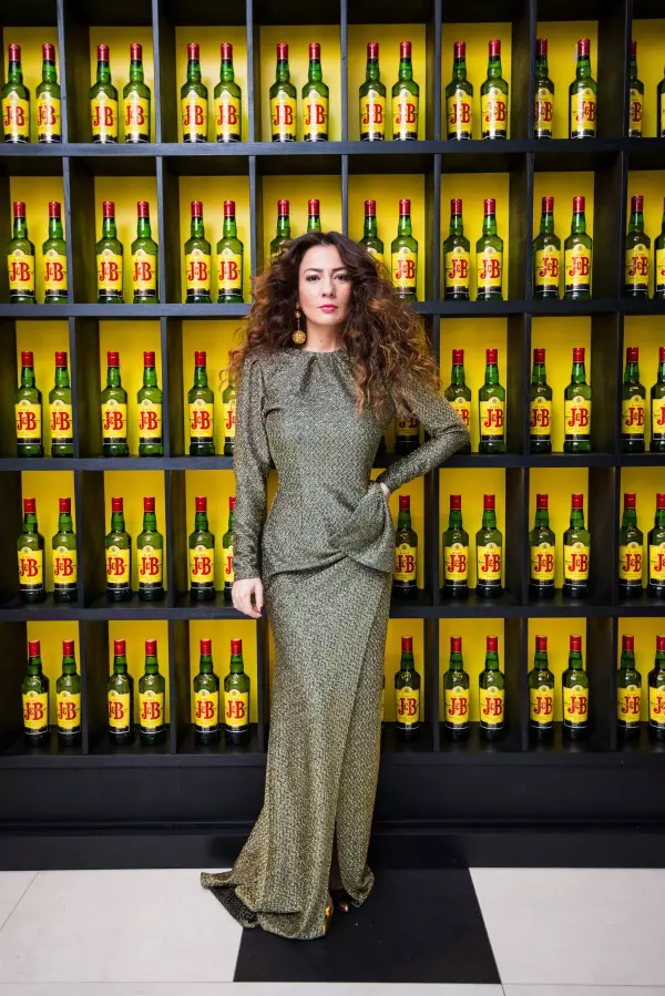 Mirela Bucovicean (Molecule-f)