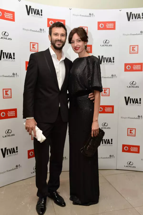 Monica Balaj (rochie Maria Marinescu)si Nicolai Tand (Dammat Tween)