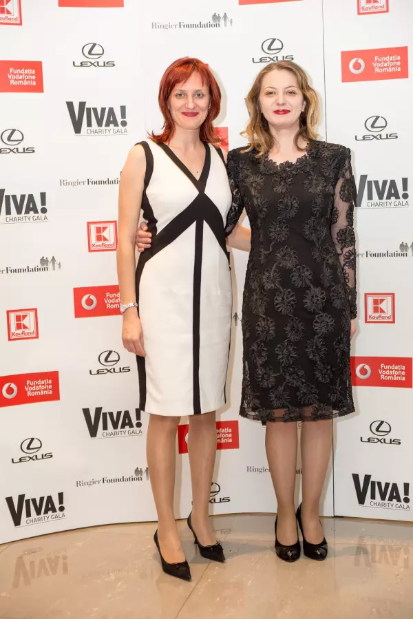 Angela Galeta (Fundatia Vodafone) si Florina Tanase (Vodafone)