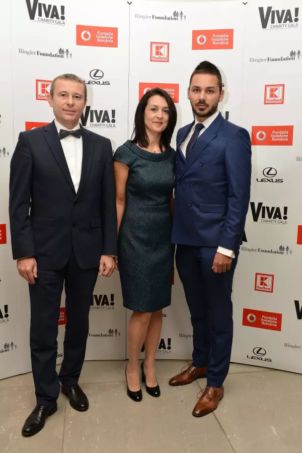 Radu Petrescu, Anca Dumitrescu si Vlad Cruceanu (Lexus)