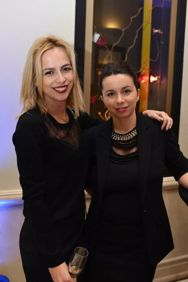 Oana Popoiag si Claudia Cojocea (Viva!)